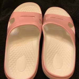 Spenco waterproof slides. 10 wide